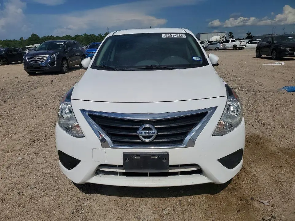 2019 NISSAN VERSA SV  