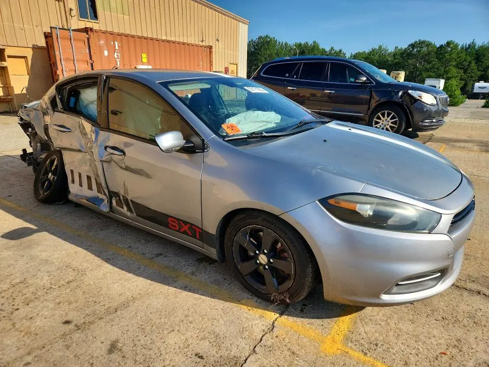 2015 DODGE DART SXT  
