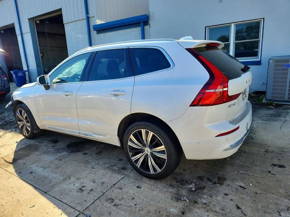 2022 VOLVO XC60 B5 INSCRIPTION  
