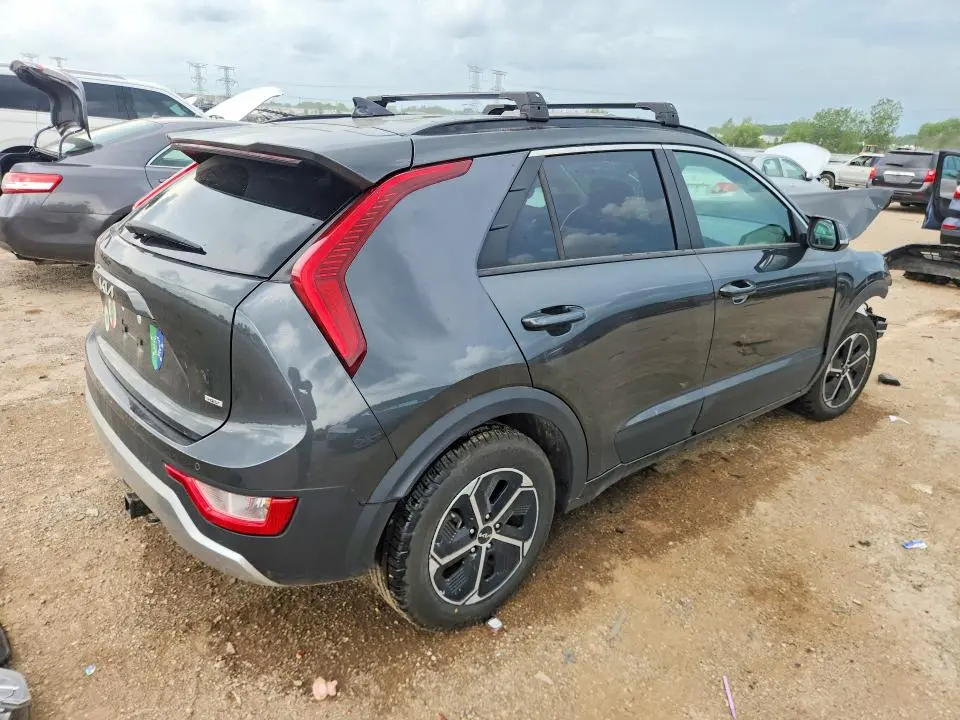 2023 KIA NIRO EX  