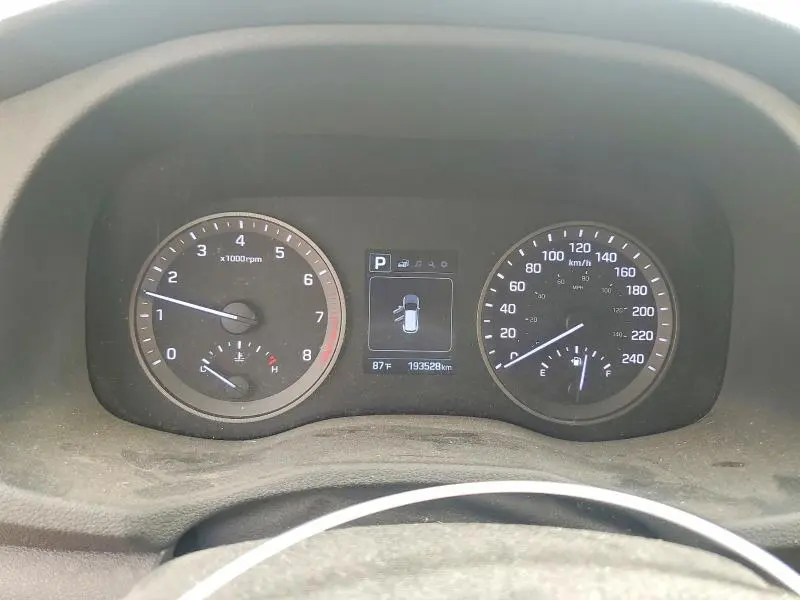 2018 HYUNDAI TUCSON SE  
