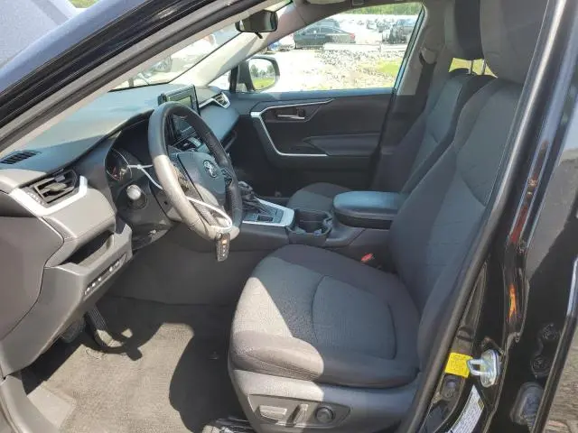 2021 TOYOTA RAV4 XLE  