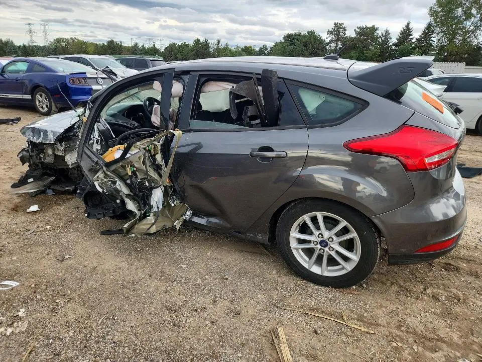 2017 FORD FOCUS SE  