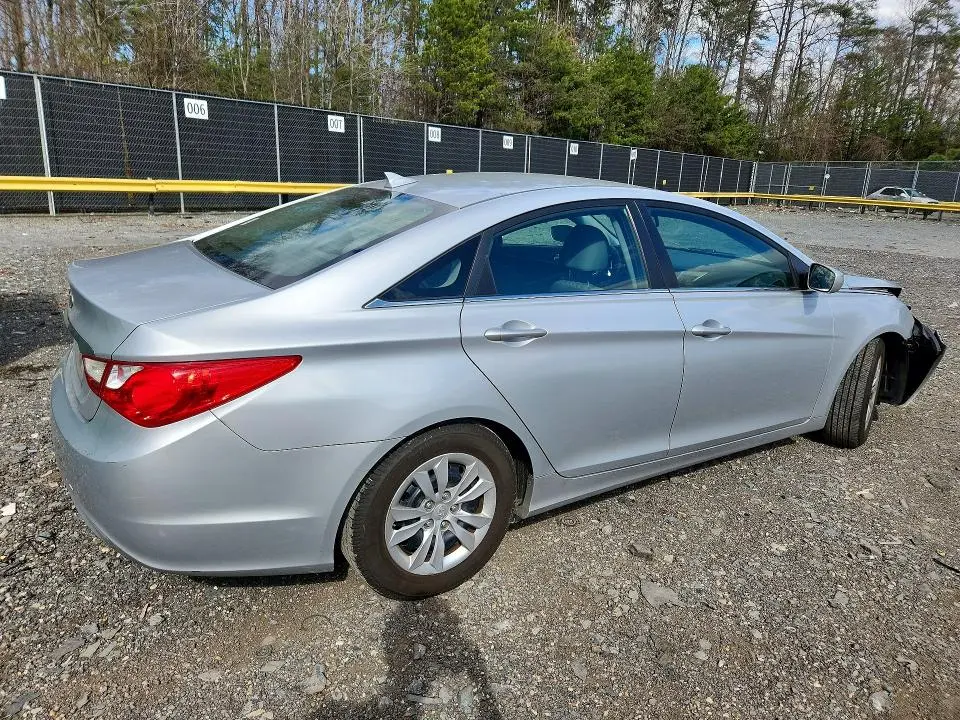 2012 HYUNDAI SONATA GLS  