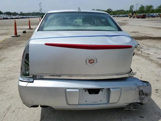 2010 CADILLAC DTS   