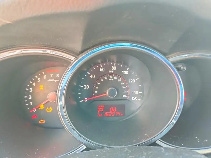 2011 KIA SORENTO BASE  