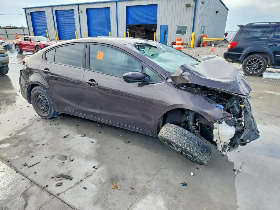 2017 KIA FORTE LX  