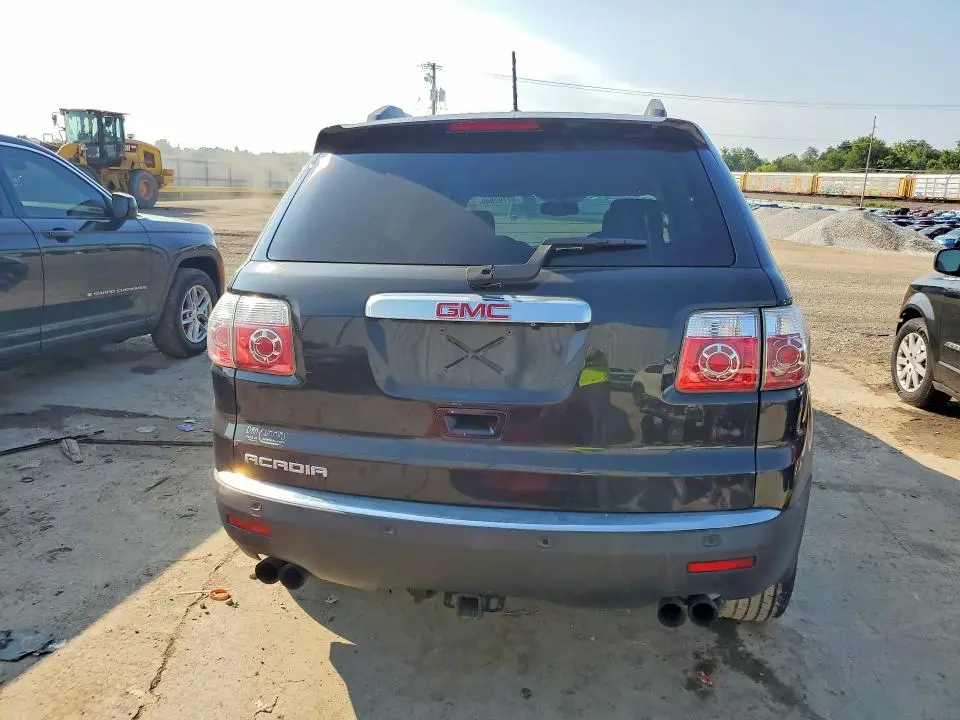 2011 GMC ACADIA SLE  