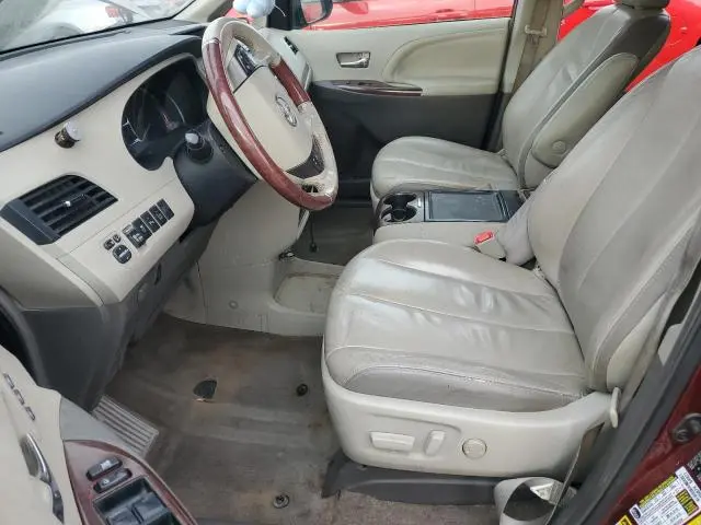 2014 TOYOTA SIENNA XLE  