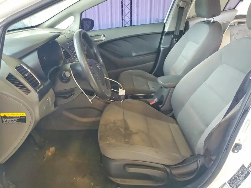 2017 KIA FORTE LX  