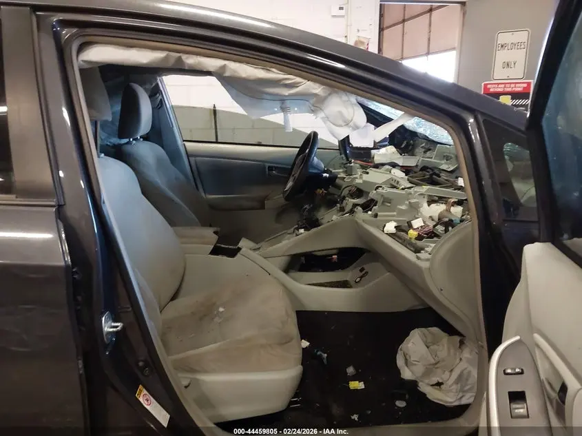 2013 TOYOTA PRIUS THREE