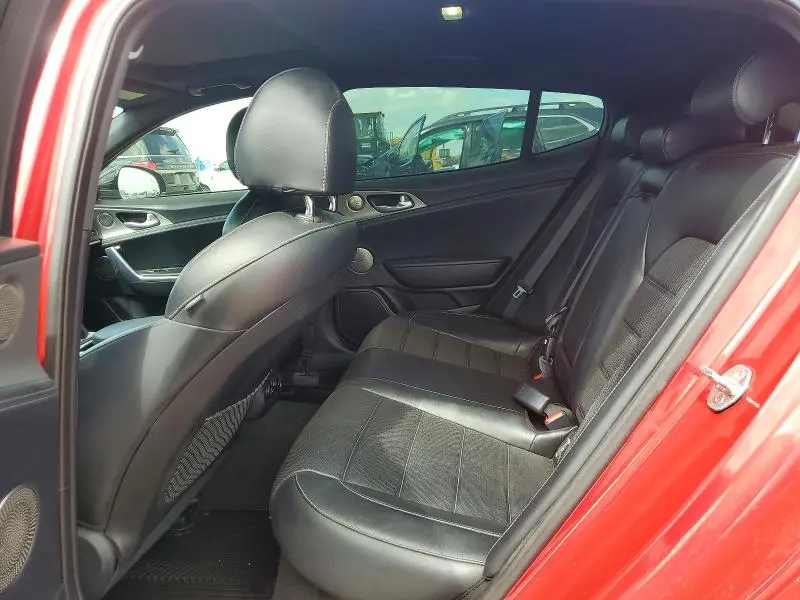 2019 KIA STINGER GT2  