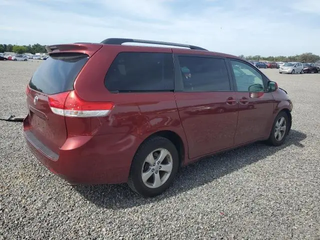 2014 TOYOTA SIENNA LE  