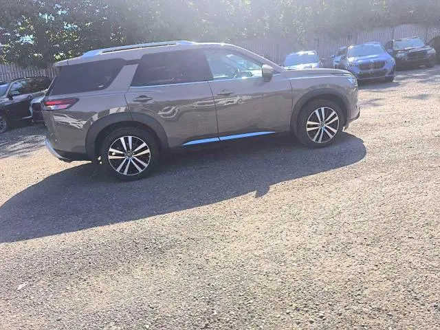 2024 NISSAN PATHFINDER PLATINUM  
