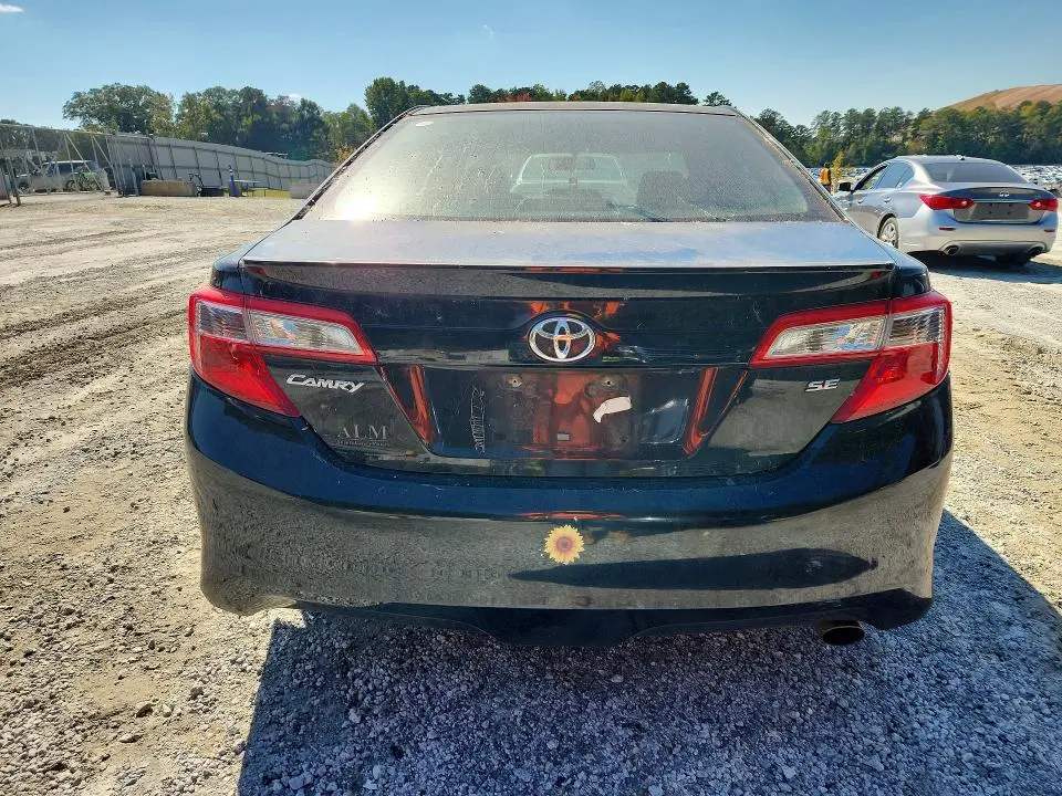 2013 TOYOTA CAMRY SE  