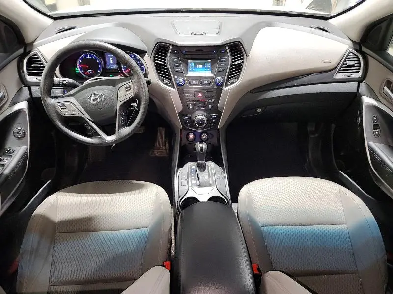 2016 HYUNDAI SANTA FE SE  