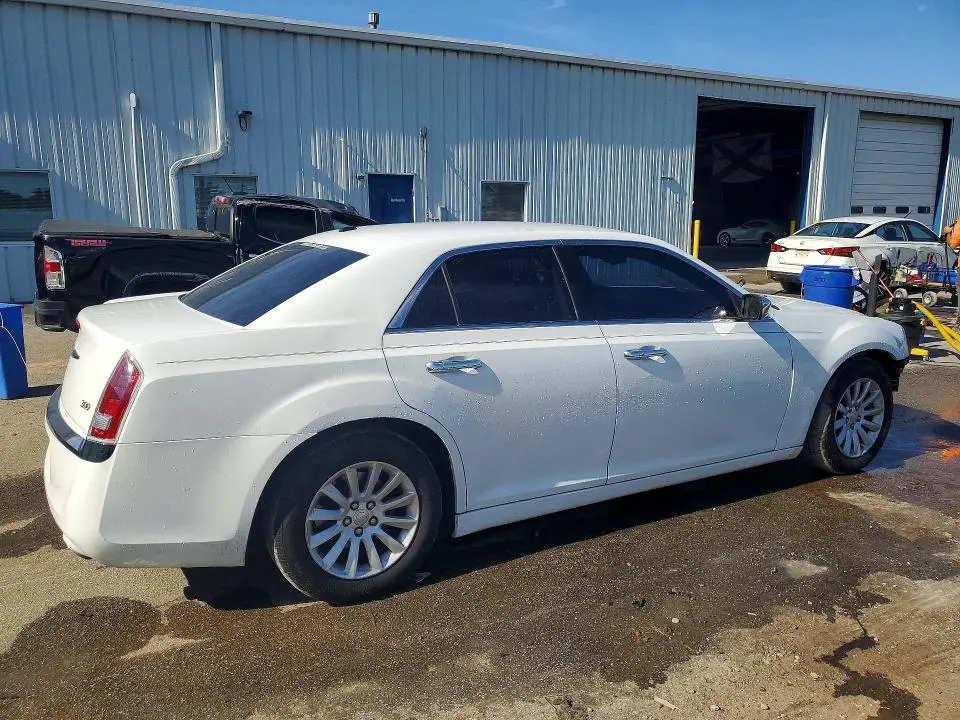 2013 CHRYSLER 300   