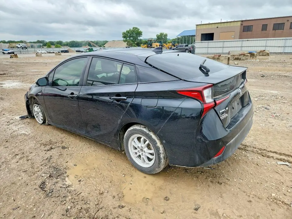 2021 TOYOTA PRIUS LE  