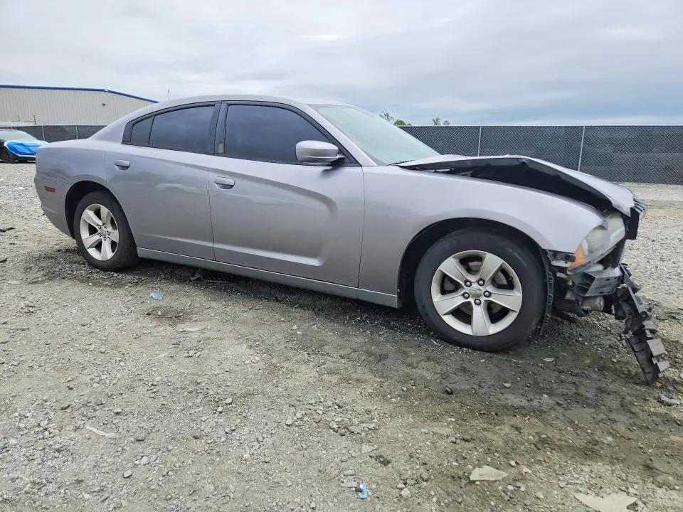2013 DODGE CHARGER SE  