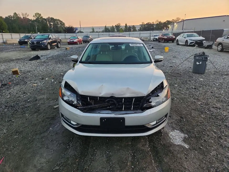 2014 VOLKSWAGEN PASSAT SEL  