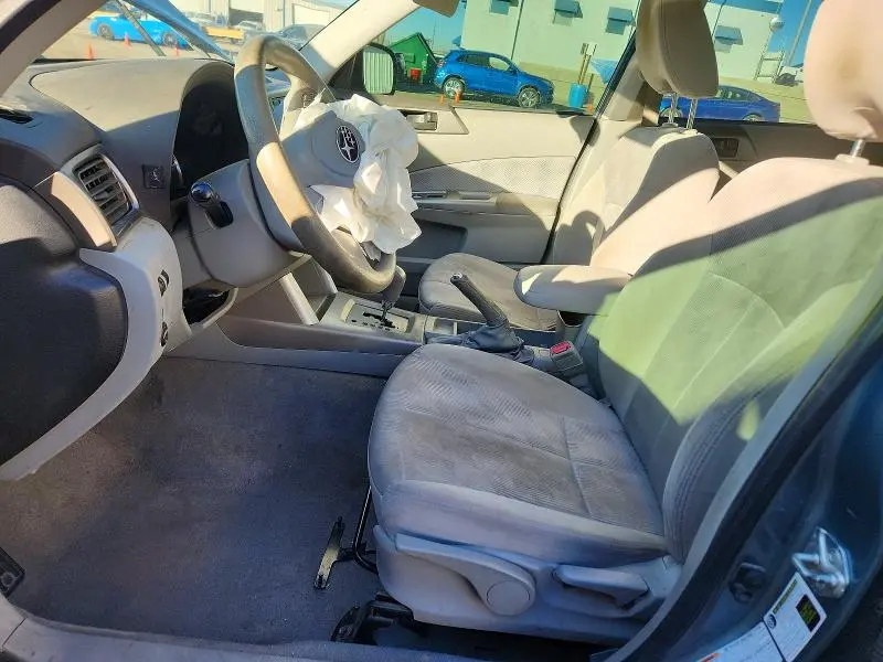 2010 SUBARU FORESTER XS  