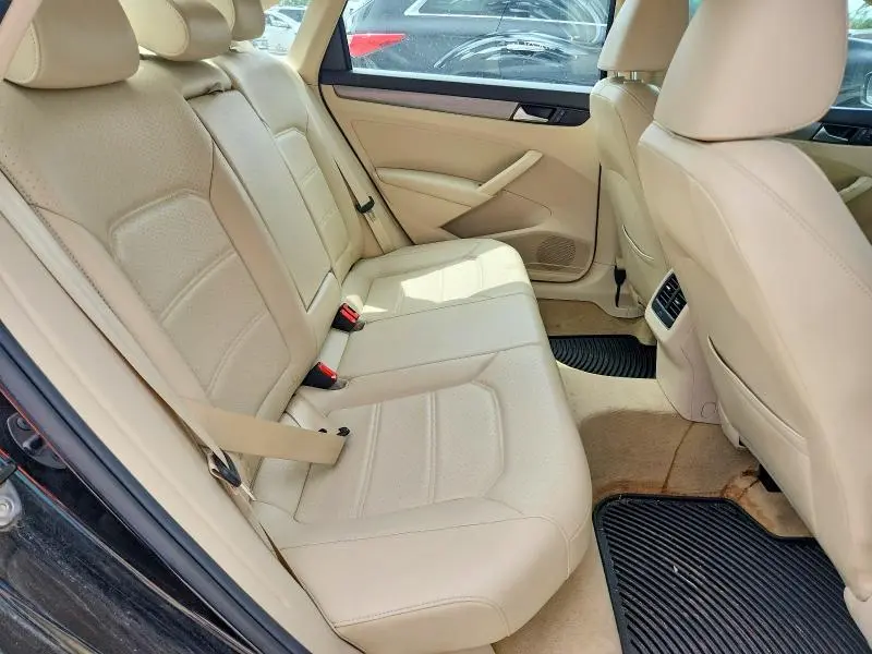 2014 VOLKSWAGEN PASSAT SE  