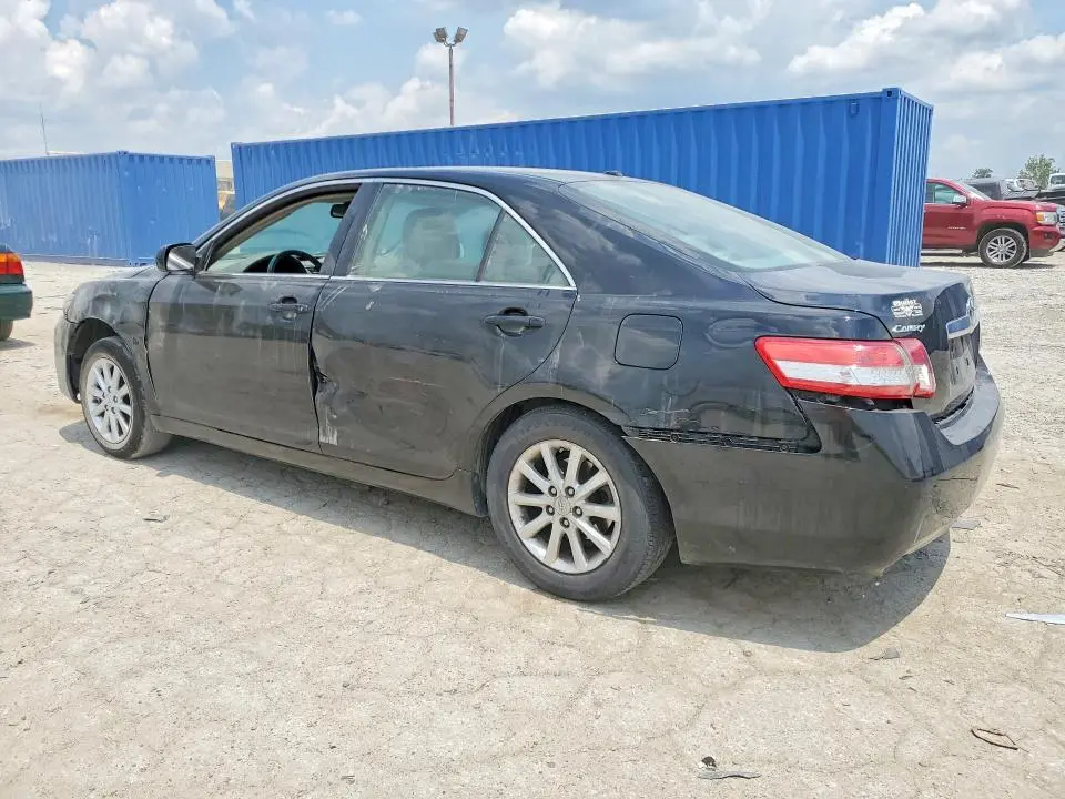 2011 TOYOTA CAMRY XLE V6  