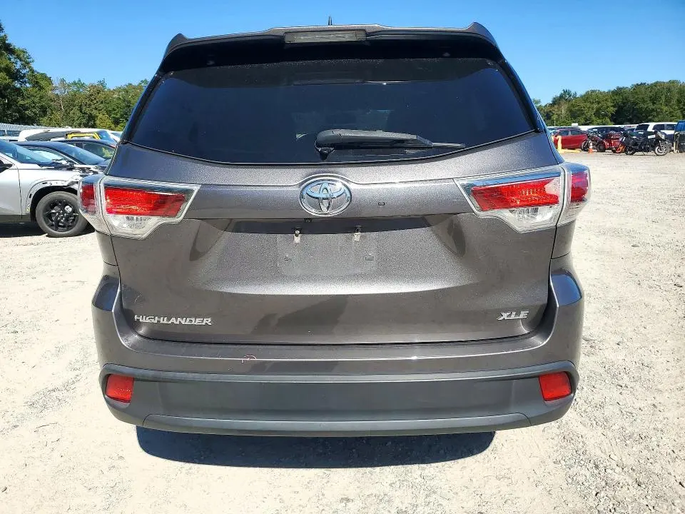 2015 TOYOTA HIGHLANDER XLE  