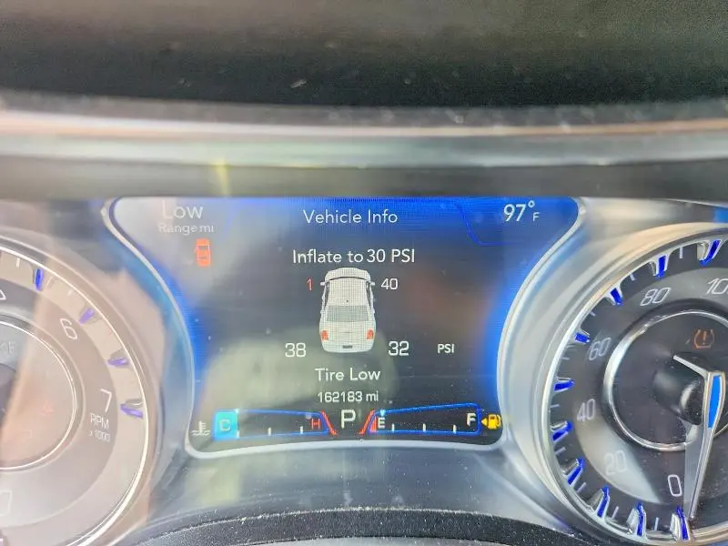 2017 CHRYSLER 300C   