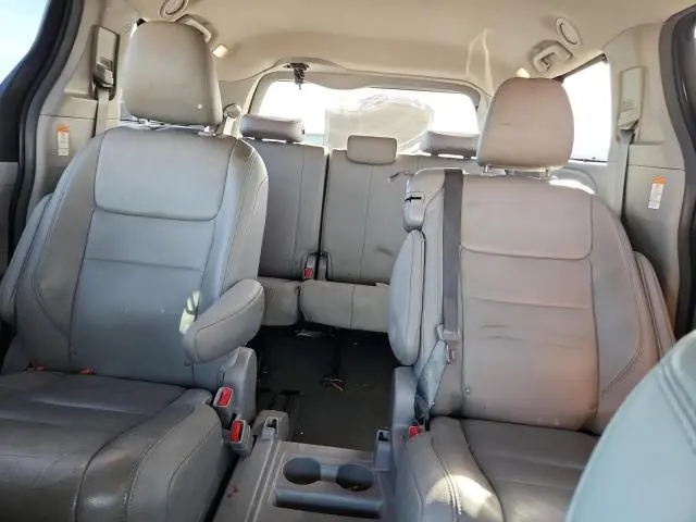 2017 TOYOTA SIENNA XLE  