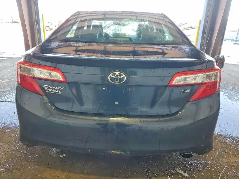 2014 TOYOTA CAMRY SE  