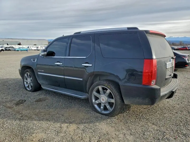 2013 CADILLAC ESCALADE LUXURY  