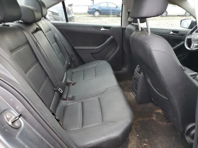 2012 VOLKSWAGEN JETTA SE  