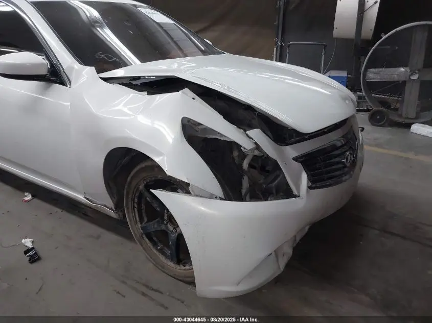 2012 INFINITI G37 JOURNEY