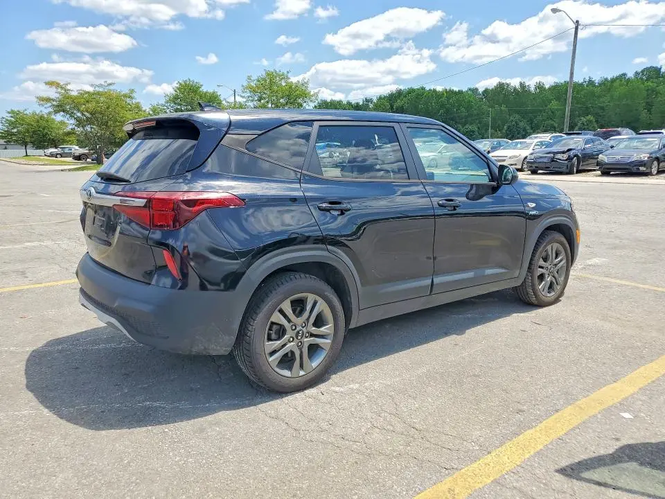 2021 KIA SELTOS LX  