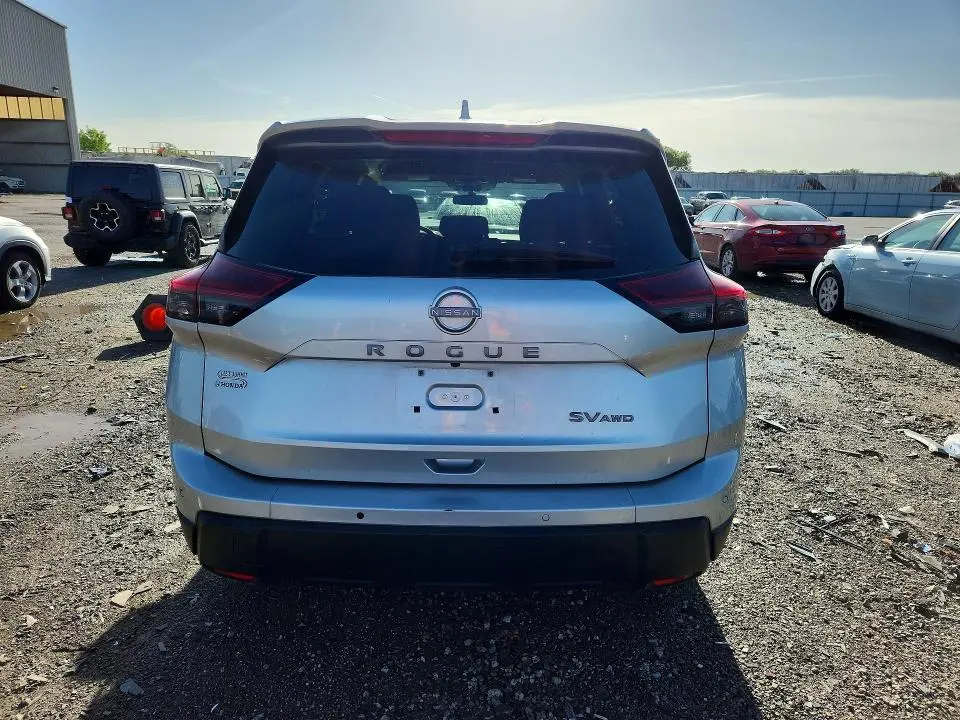 2024 NISSAN ROGUE SV  