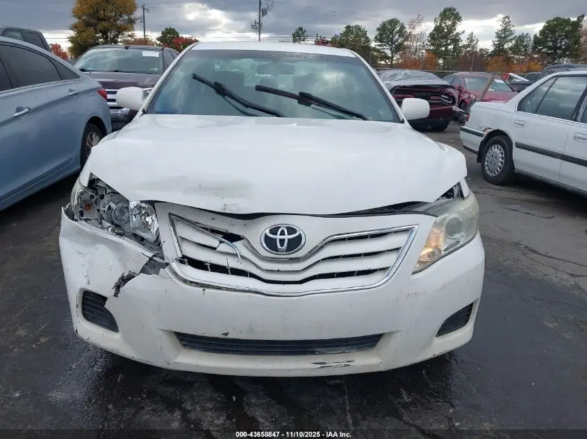 2011 TOYOTA CAMRY LE