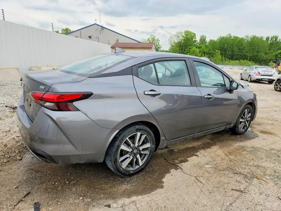 2021 NISSAN VERSA SV  