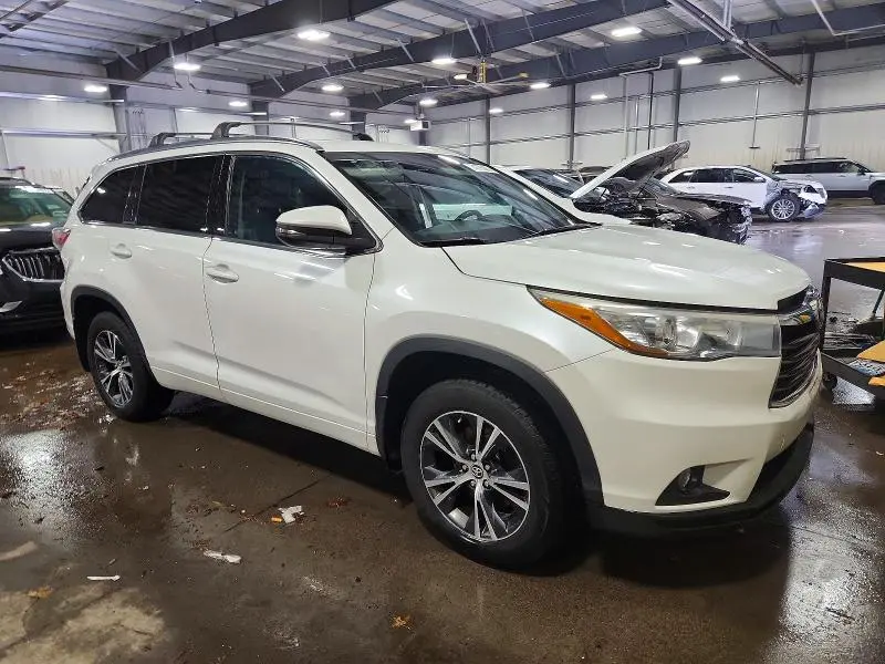 2016 TOYOTA HIGHLANDER XLE  