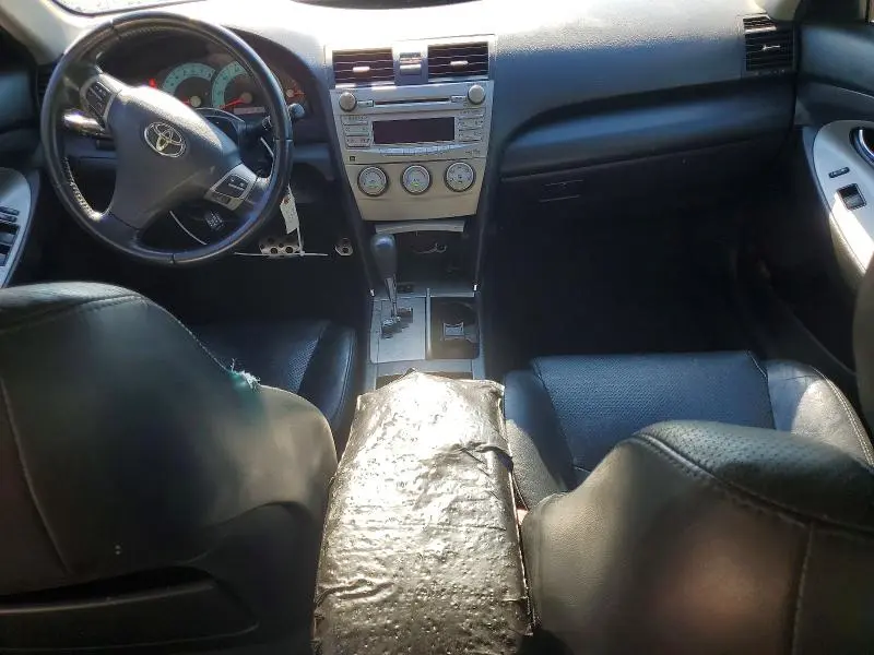 2011 TOYOTA CAMRY SE  