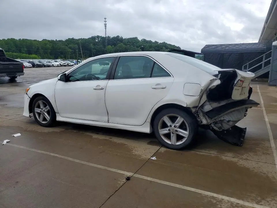 2012 TOYOTA CAMRY SE  