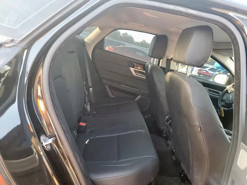 2018 JAGUAR XF PREMIUM  