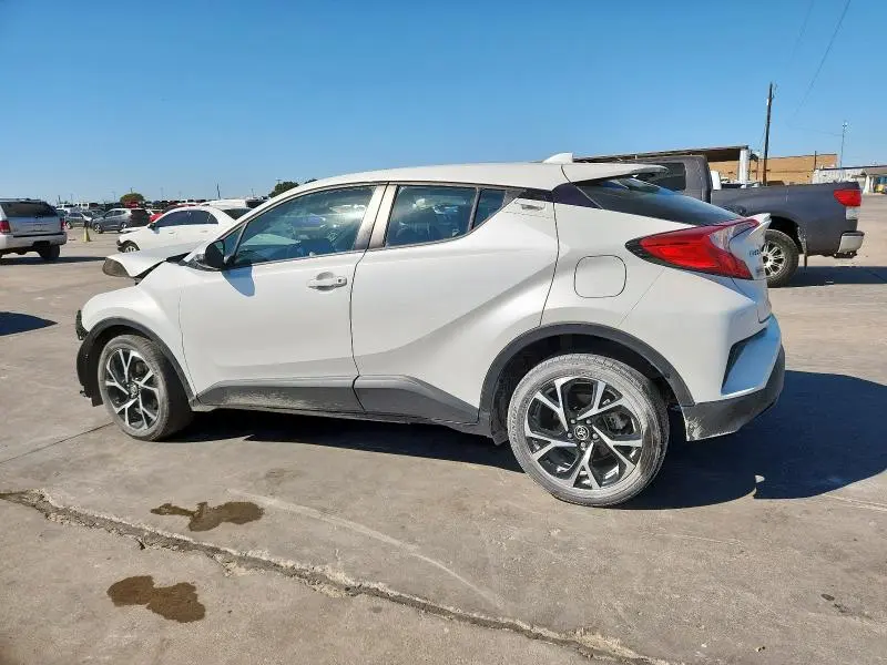 2021 TOYOTA C-HR XLE  