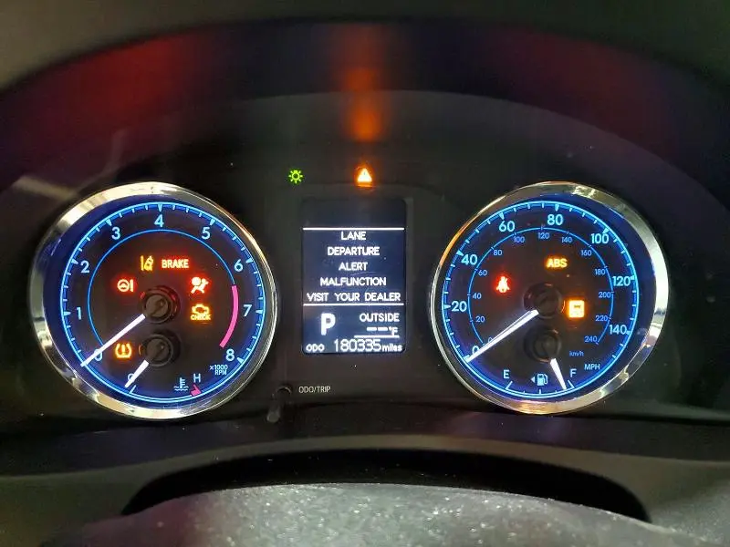 2018 TOYOTA COROLLA LE  