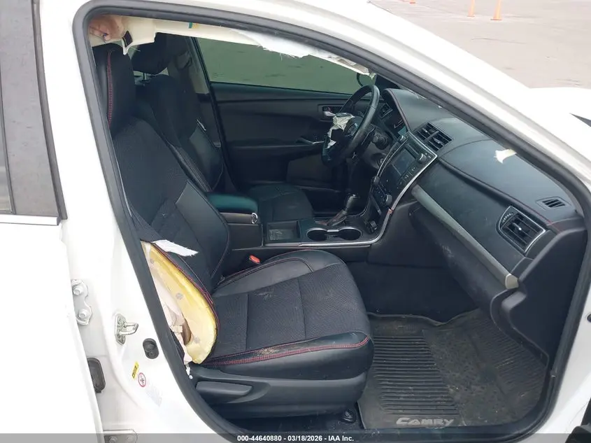 2017 TOYOTA CAMRY SE