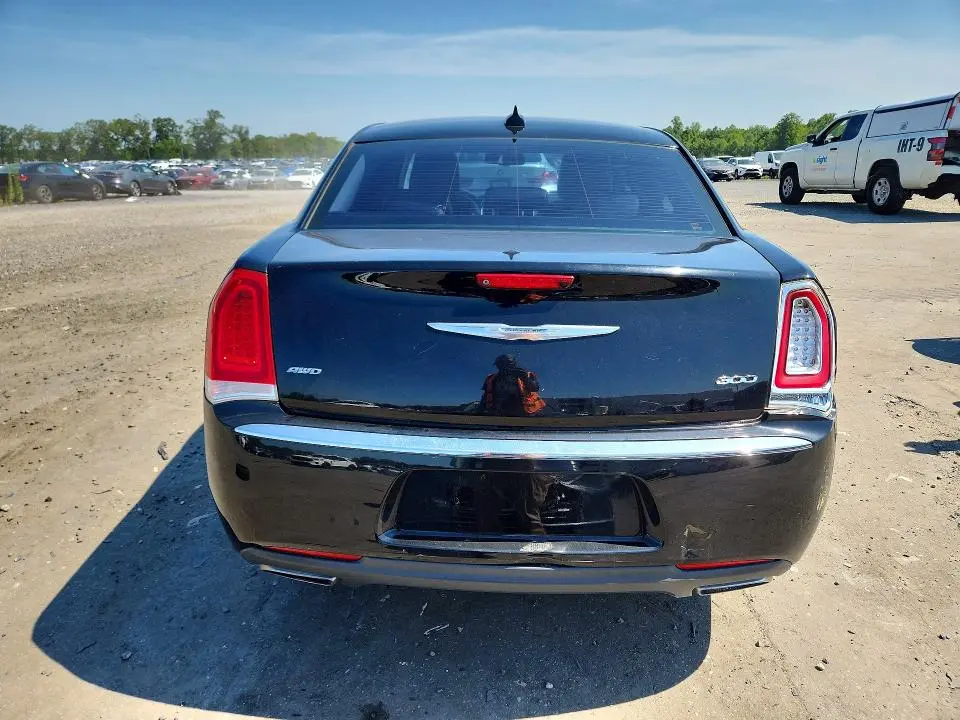 2015 CHRYSLER 300 LIMITED  