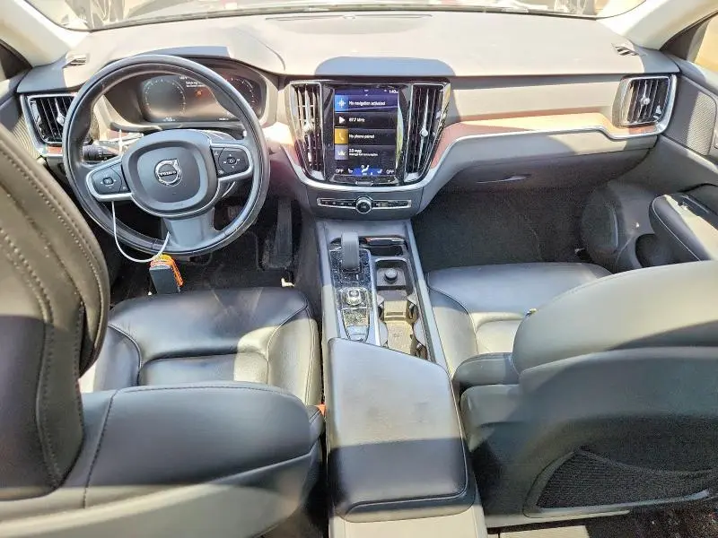 2022 VOLVO S60 B5 MOMENTUM  