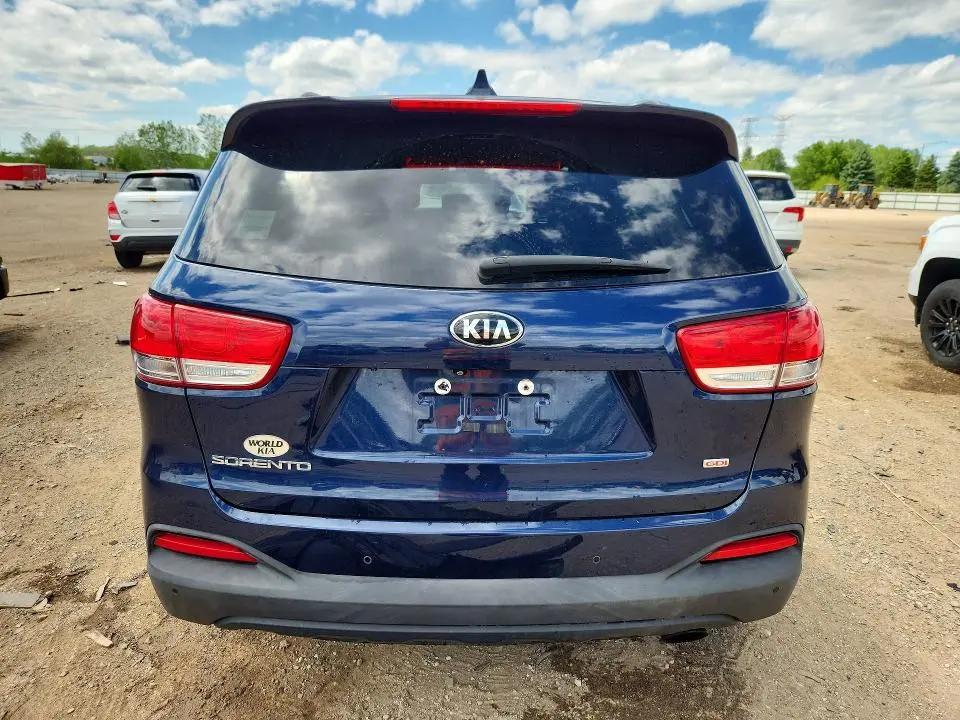2017 KIA SORENTO LX  