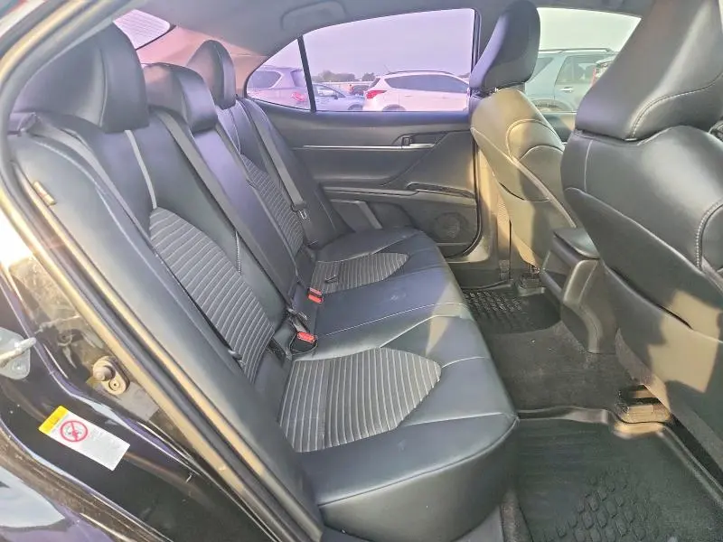 2018 TOYOTA CAMRY SE  