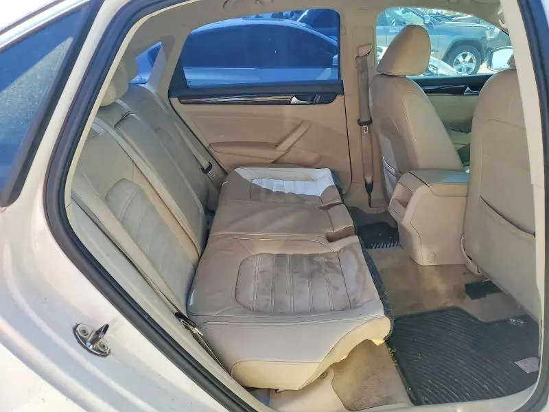 2012 VOLKSWAGEN PASSAT SEL  